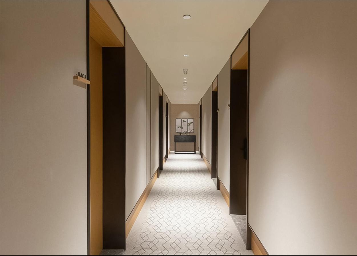 Happy Dragon Hotel -- Nearby Tiananmen Square & Forbidden City & Wangfujing Street & Line 5,6,8 Subway Nearby & Free Coffee & Free Laundry & Fluent English Speaking & Tourist Attractions Ticket Service & Free Wifi Unlimited For Western Software Peking  Buitenkant foto