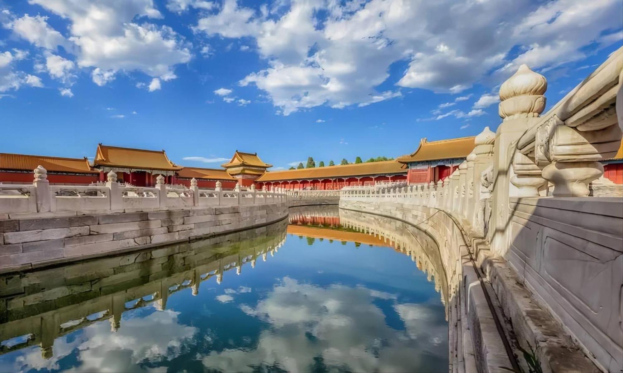 Happy Dragon Hotel -- Nearby Tiananmen Square & Forbidden City & Wangfujing Street & Line 5,6,8 Subway Nearby & Free Coffee & Free Laundry & Fluent English Speaking & Tourist Attractions Ticket Service & Free Wifi Unlimited For Western Software Peking  Buitenkant foto
